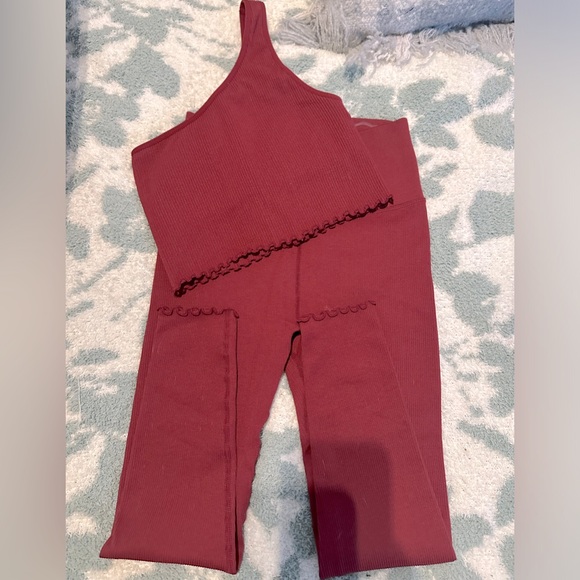 2 piece Spiritual Gangster seamless leggings and sports bra matching set - Picture 2 of 4